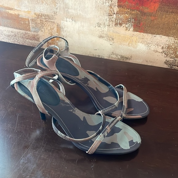 Camo strappy heels - Picture 3 of 4